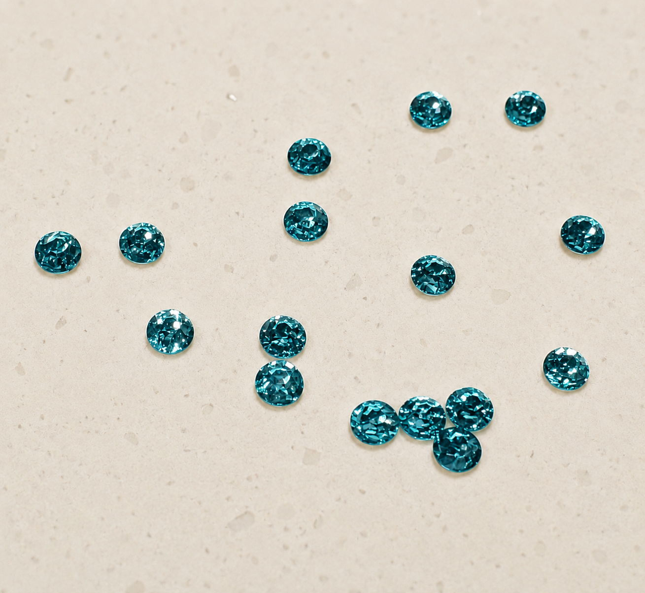 4 mm Light Blue Rhinestone