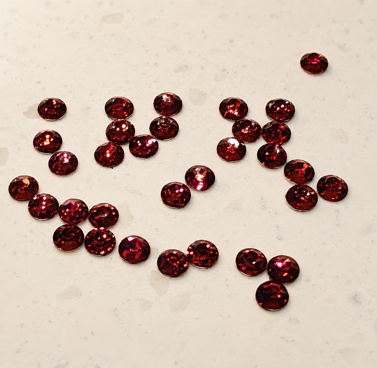 4 mm Red Rhinestone